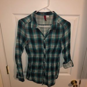 Women’s/Juniors H&M tunic style plaid button down